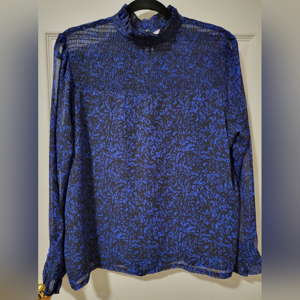 Elegant Blue Patterned Blouse